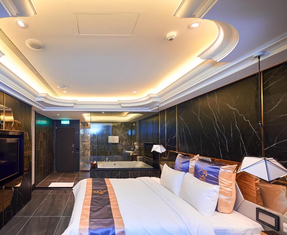 Sun Motel Kaohsiung Exterior photo